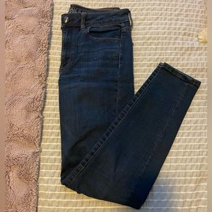 Dark wash American Eagle jeans. High rise jeggings